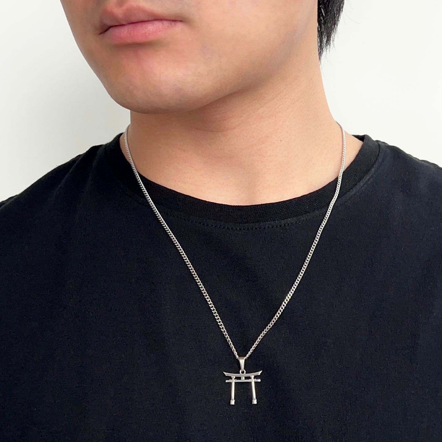 TORII PENDANT NECKLACE